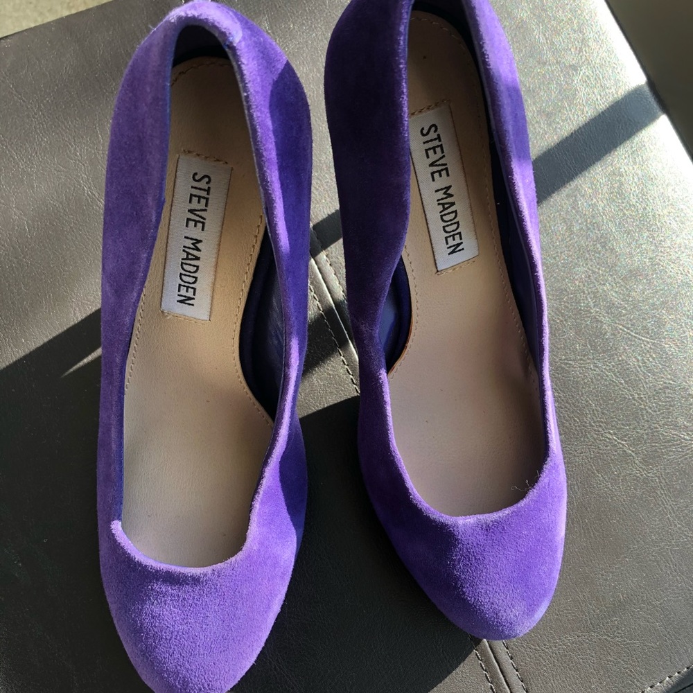 Steve Madden Remedy leather Upper Suede Heels 6M.